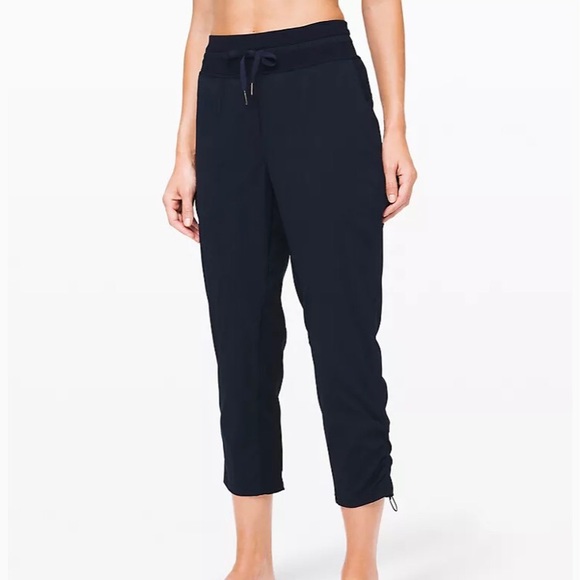 Dance Studio Crop 25” - Picture 5 of 8